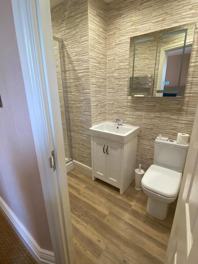 Double Room Shower