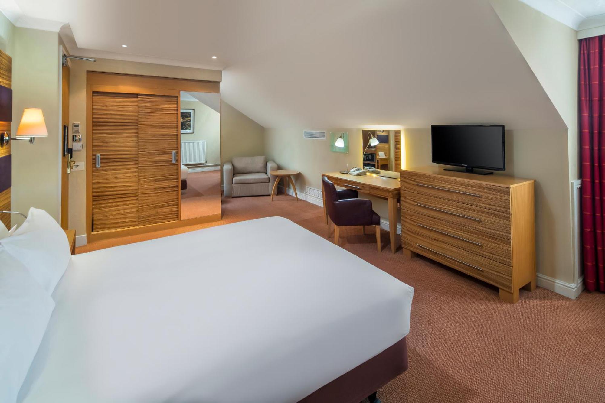 Premium Queen Room Two Single Sofa Beds