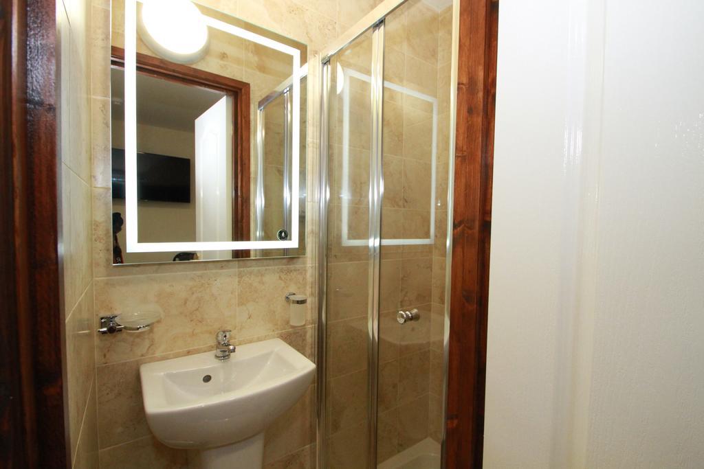 Single Room,170284731:JPEG