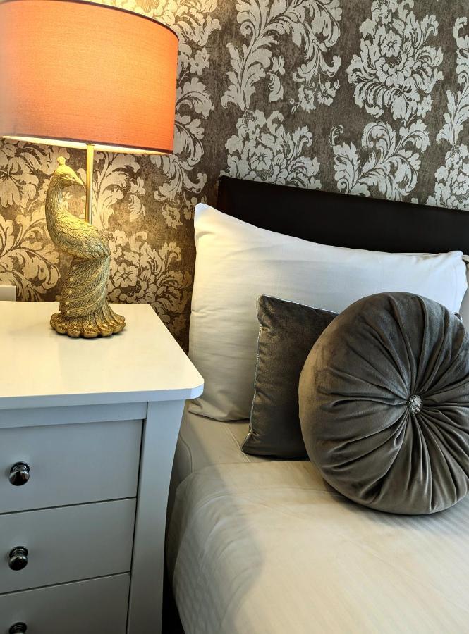 Twin Room,1416626349:JPEG