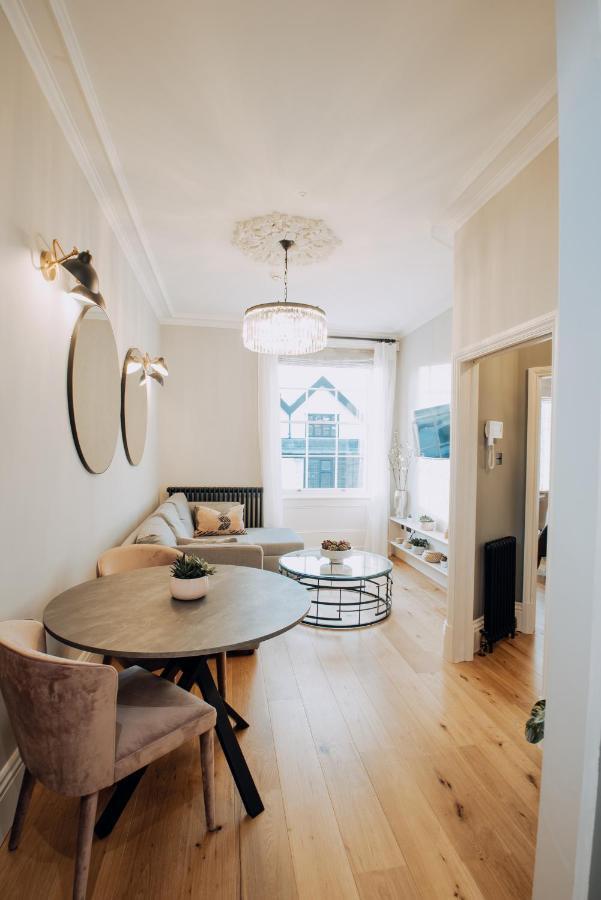 One-Bedroom Apartment - Queen Suite,1427857288:JPEG