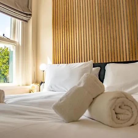 The City Hotel-2