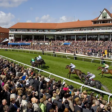 Holiday Inn Express, Chester Racecourse By Ihg-3