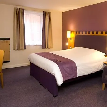 Premier Inn Chester City Centre-3